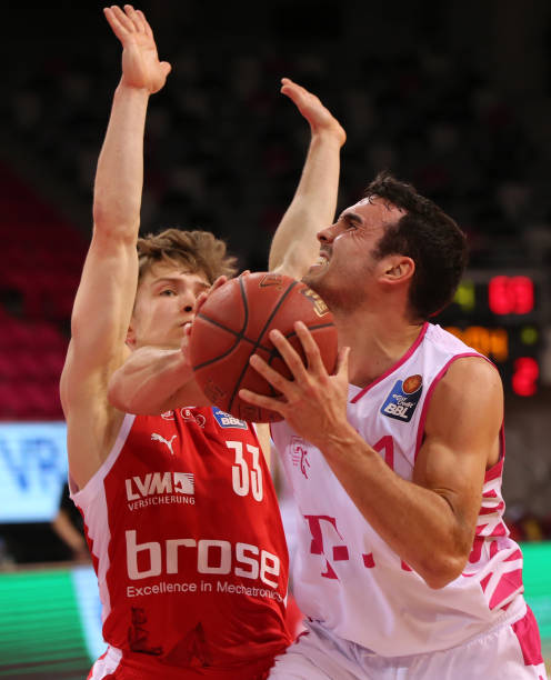 比赛以2 比赛以2